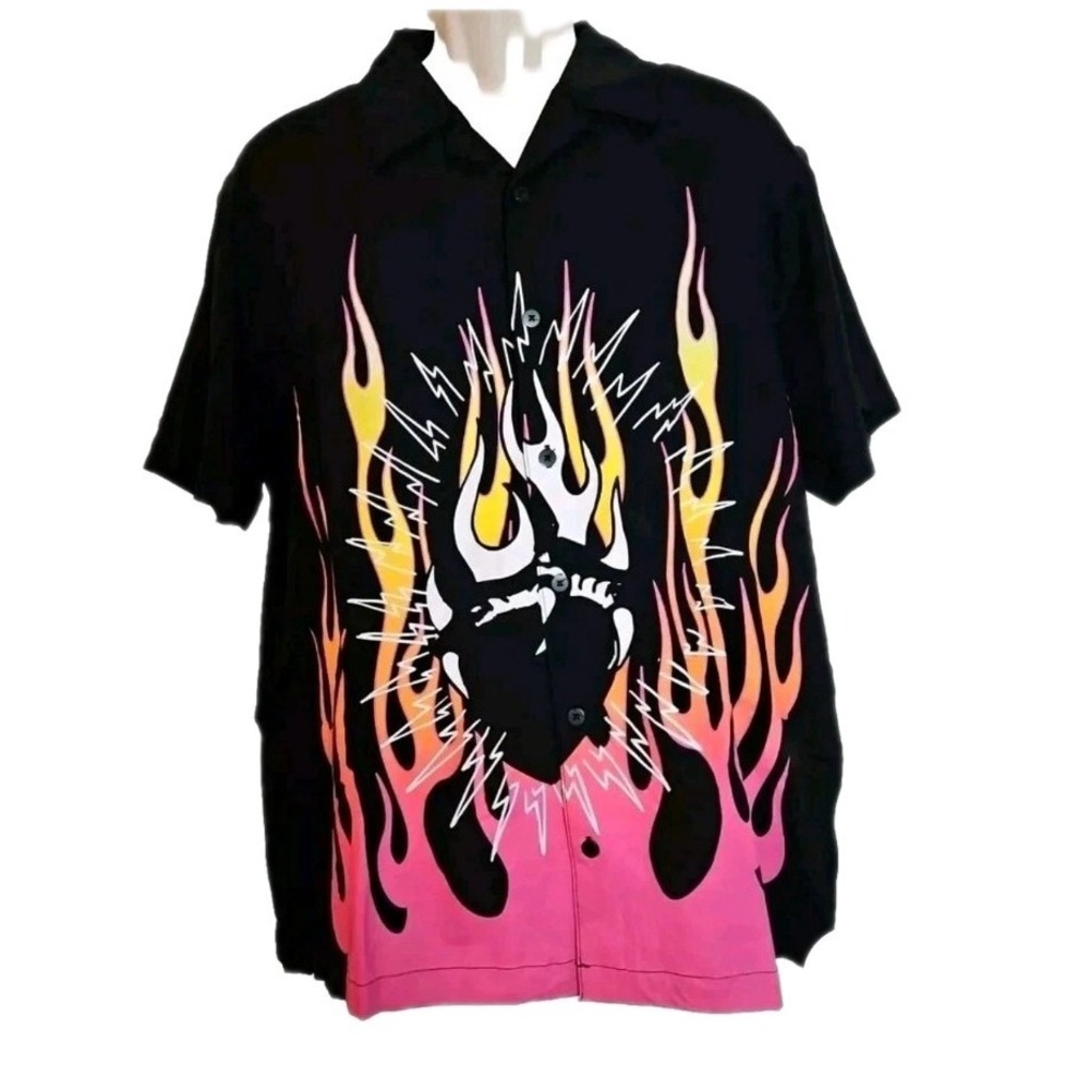 NWT Ed Hardy Tattoo Flames Heart Y2K Short Sleeve Button Shirt Men's Size L